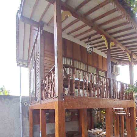 Diana'S Homestay Banyuwangi  Exteriör bild