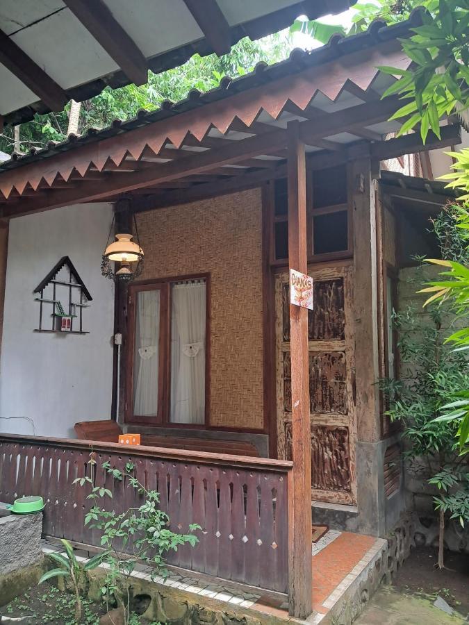 Diana'S Homestay Banyuwangi  Exteriör bild