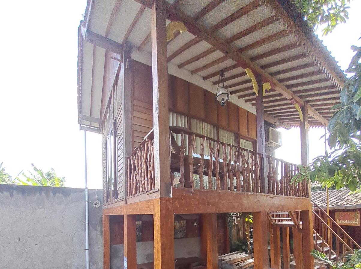 Diana'S Homestay Banyuwangi  Exteriör bild