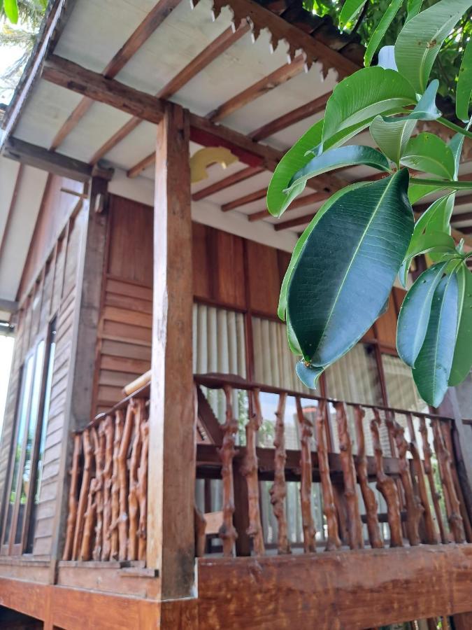 Diana'S Homestay Banyuwangi  Exteriör bild