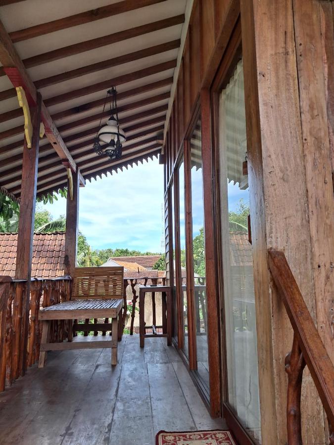 Diana'S Homestay Banyuwangi  Exteriör bild