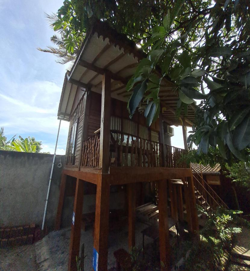 Diana'S Homestay Banyuwangi  Exteriör bild
