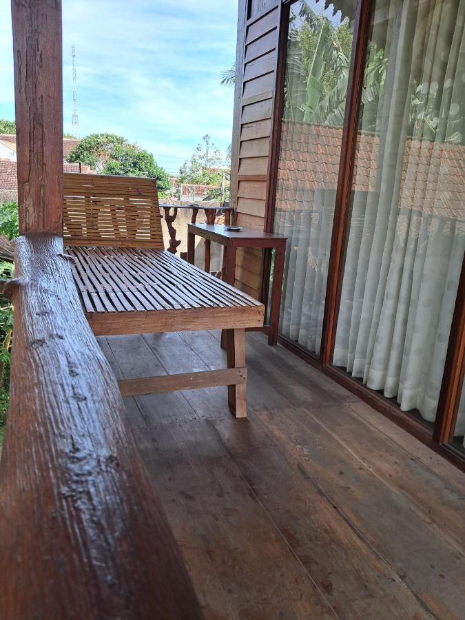 Diana'S Homestay Banyuwangi  Exteriör bild