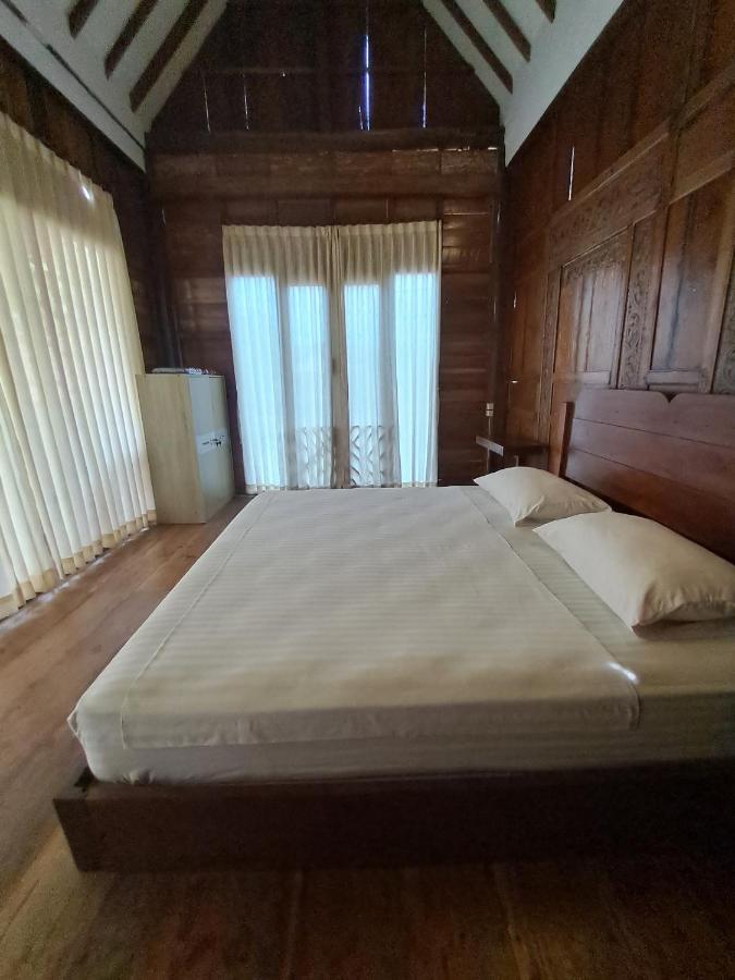 Diana'S Homestay Banyuwangi  Exteriör bild