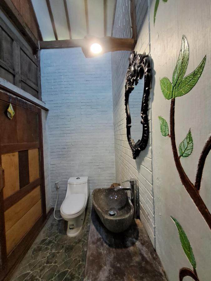 Diana'S Homestay Banyuwangi  Exteriör bild