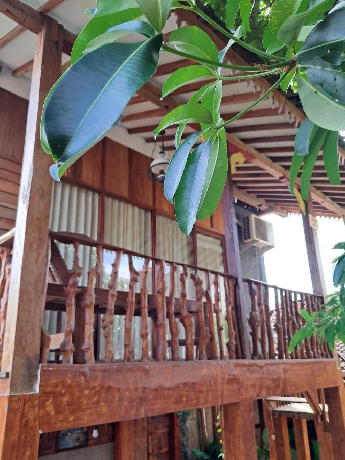 Diana'S Homestay Banyuwangi  Exteriör bild