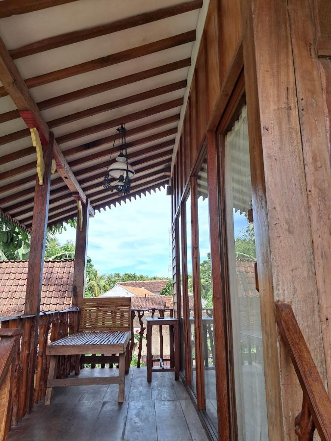 Diana'S Homestay Banyuwangi  Exteriör bild