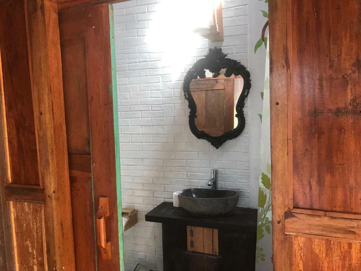 Diana'S Homestay Banyuwangi  Exteriör bild