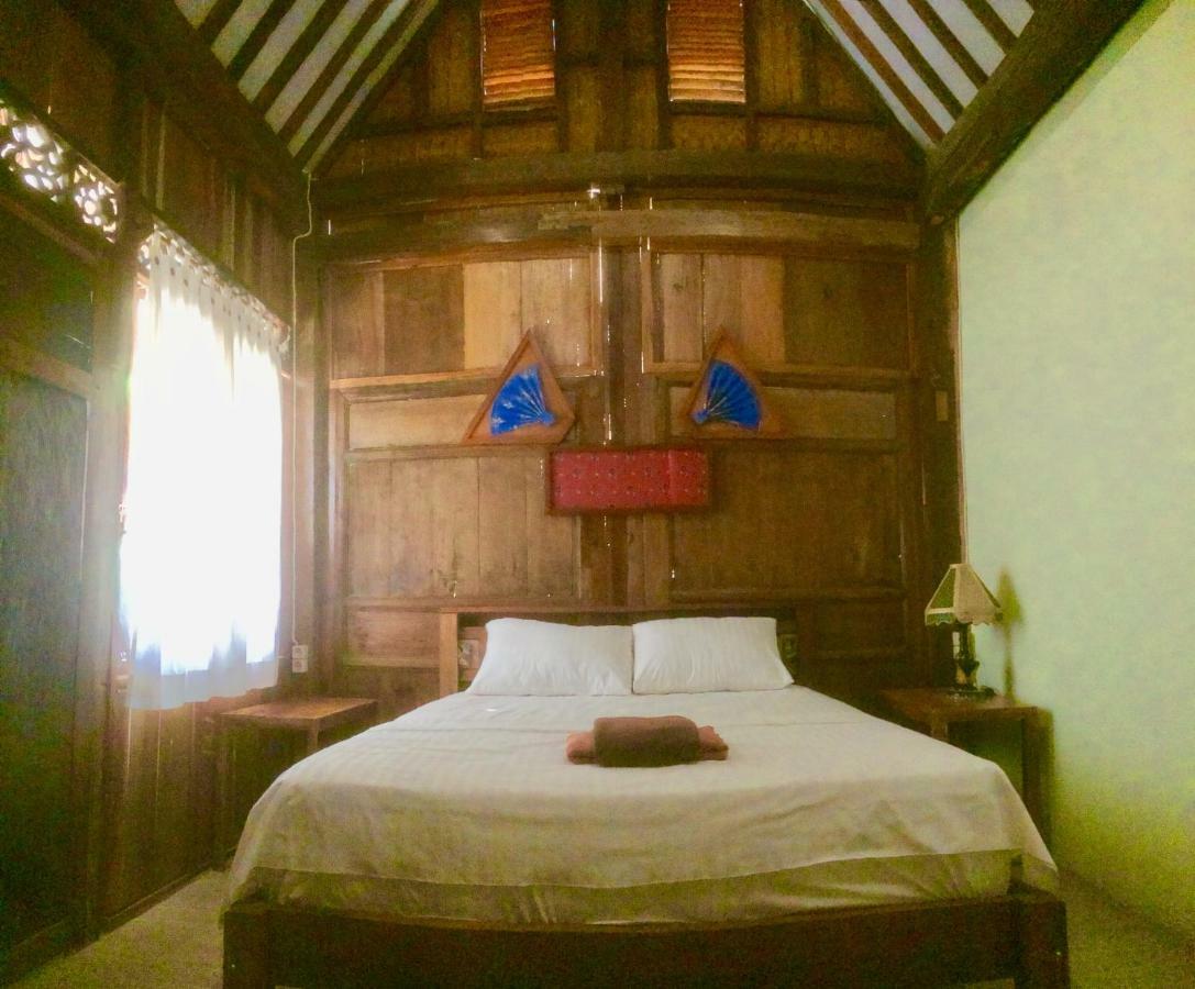 Diana'S Homestay Banyuwangi  Exteriör bild