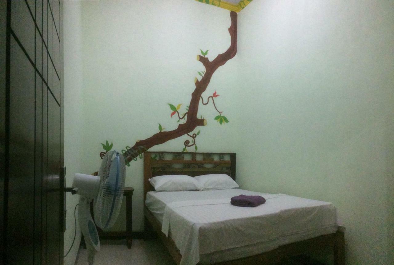 Diana'S Homestay Banyuwangi  Exteriör bild